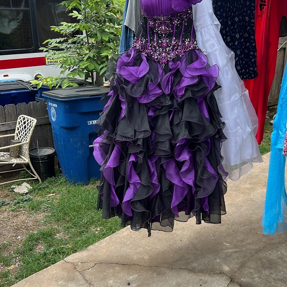 Ruffled Tiered Sweetheart Prom Gown in Purple and Black